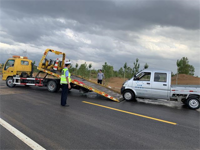 六合区本地道路拖车救援电话是多少?靠谱救援平台怎么选?